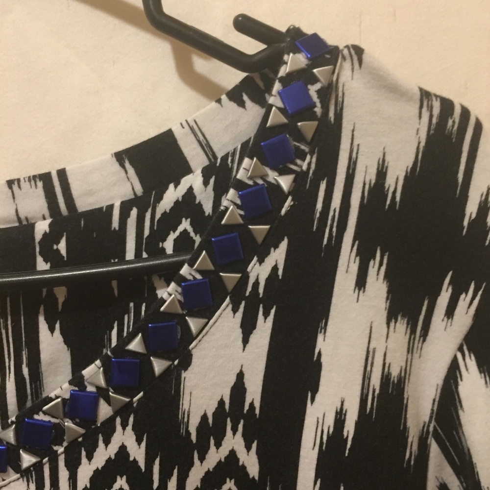 Women's lovely top, NWOT - Picture 4 of 7